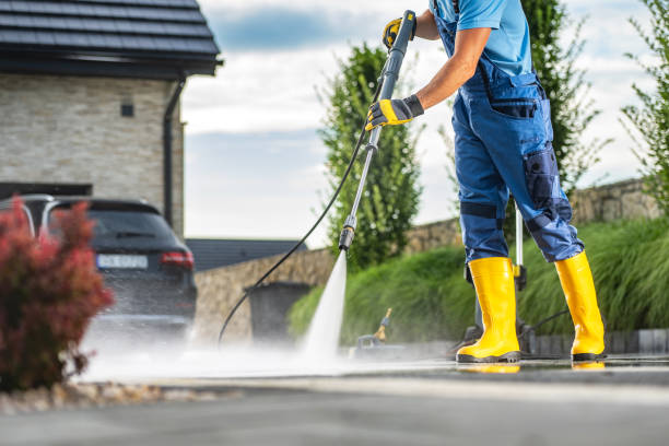 Best Commercial Pressure Washing  in Loretto, TN